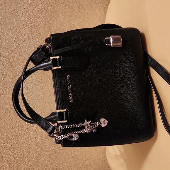 Michael Kors purse - Picture 1 of 10
